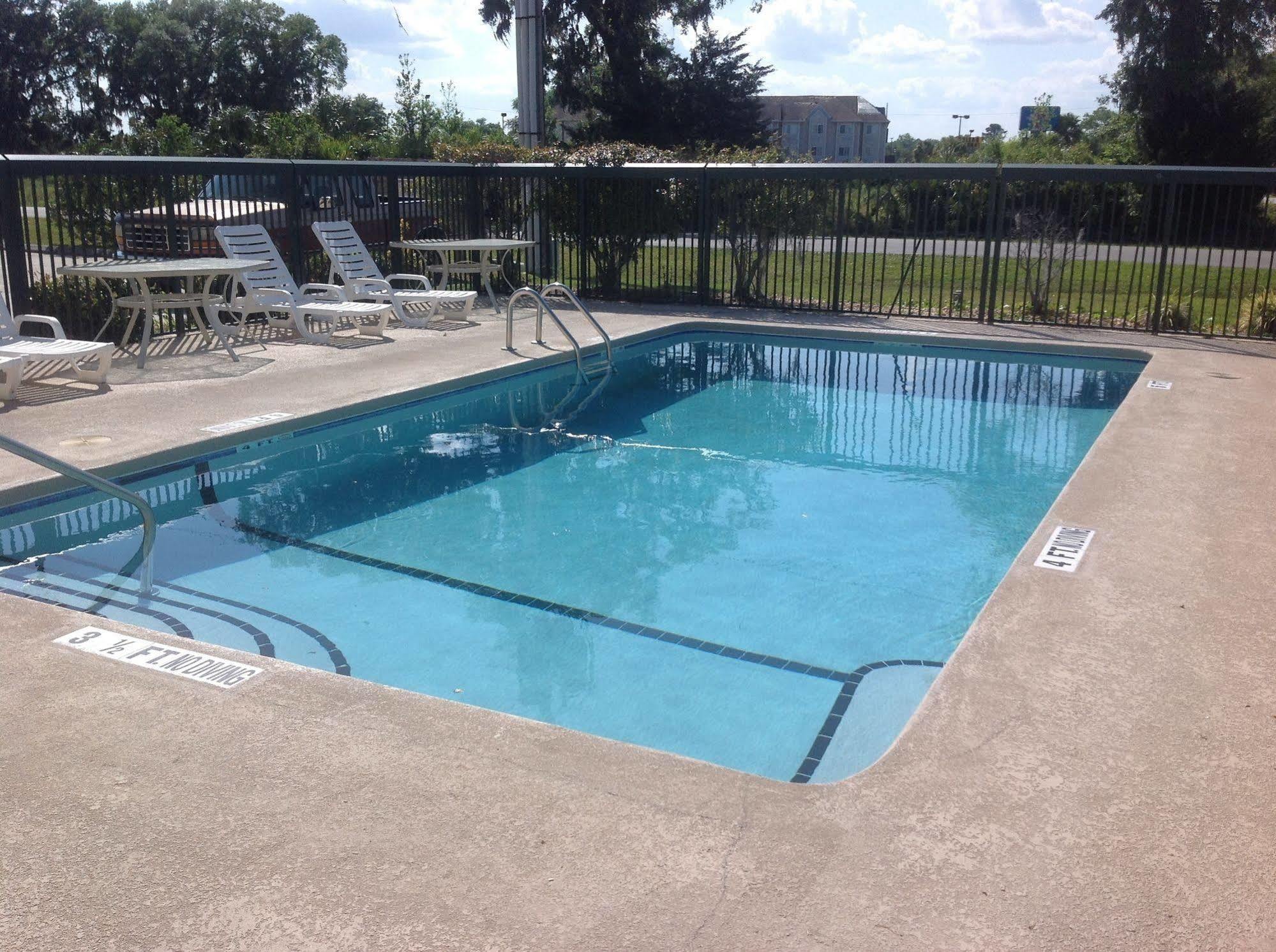 Super 8 By Wyndham Brunswick South I-95 Μοτέλ Εξωτερικό φωτογραφία