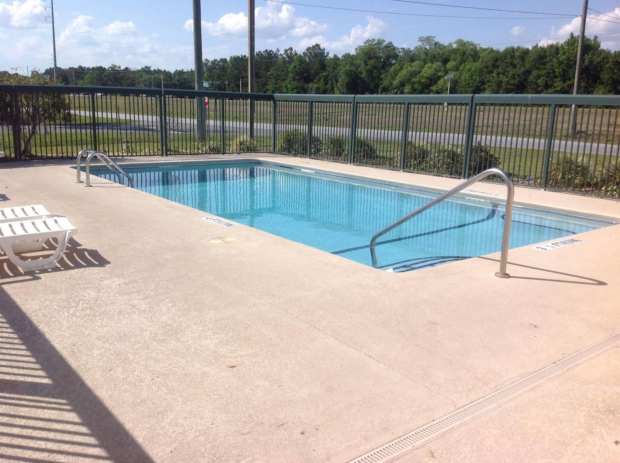 Super 8 By Wyndham Brunswick South I-95 Μοτέλ Εξωτερικό φωτογραφία
